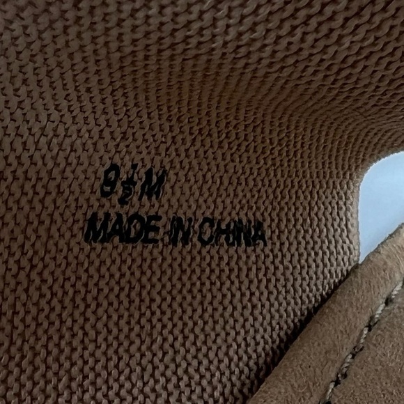 Anne Klein Gold T-Strap Wedge Sandals Size 9 1/2 Women’s - Picture 4 of 9